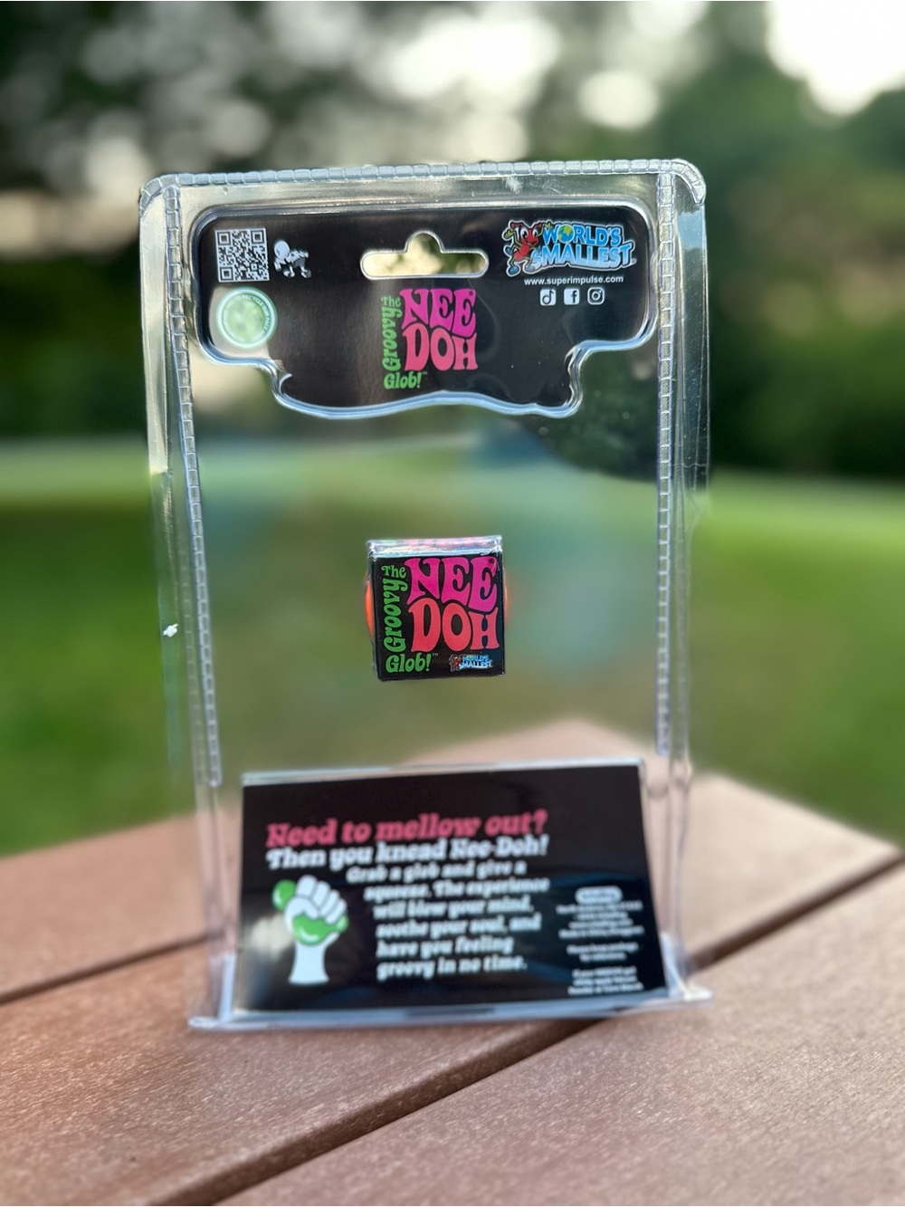 New World's Smallest NeeDoh Groovy Glob Squish Toy Set of 3 - very hard to find! - Picture 4 of 4